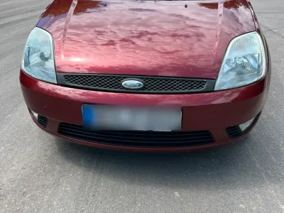 Gebraucht Ford Fiesta 80 PS (58 kW) 2003 Rot Kleinwagen