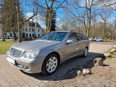 Gebraucht Mercedes C220 Elegance 150 PS (110 kW) 2007 Silber Kombi