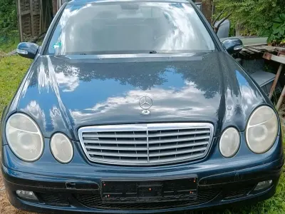 Gebraucht Mercedes E200 163 PS (119 kW) 2005 Schwarz Kombi