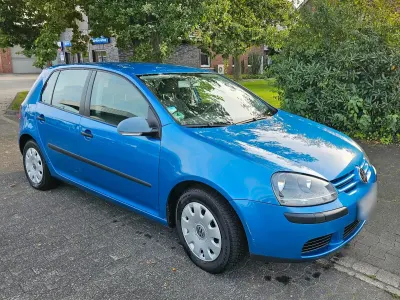 Gebraucht VW Golf V 105 PS (77 kW) 2003 Blau Kleinwagen
