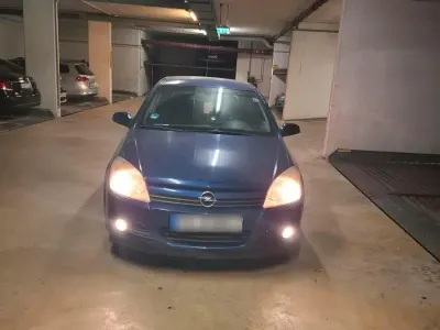 Gebraucht Opel Astra 105 PS (77 kW) 2005 Blau Limousine