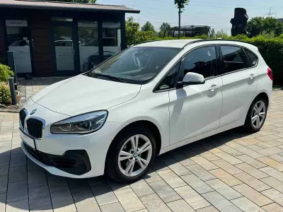Gebraucht BMW 218 Active Tourer Advantage 140 PS (102 kW) 2019 Weiß Van / Kleinbus