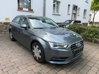 Second-hand Audi A3 Ambiente 125 CP (91 kW) 2014 Gri Berlinǎ