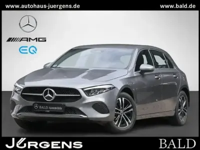 Gebraucht Mercedes A250 Progressive 163 PS (119 kW) 2025 Metalliclack mountaingrau Limousine
