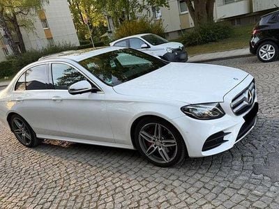 Używany Mercedes E220 AMG line 194 KM (142 kW) 2016 Biały Sedan/Limuzyna