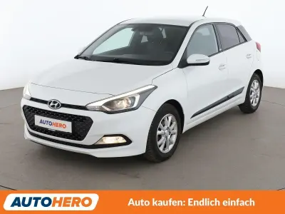 Gebraucht Hyundai i20 Passion 84 PS (61 kW) 2016 Weiß Kleinwagen