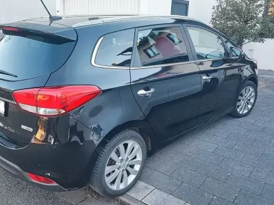 Gebraucht Kia Carens Vision 166 PS (122 kW) 2014 Schwarz Van / Kleinbus