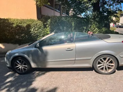 Gebraucht Opel Astra 116 PS (85 kW) 2007 Beige Cabrio