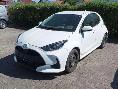 Gebraucht Toyota Yaris Comfort 125 PS (91 kW) 2022 Super white 2 Kleinwagen