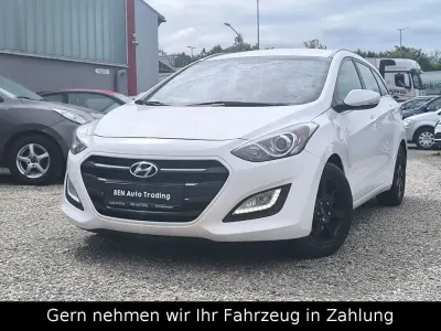 Gebraucht Hyundai i30 Trend 136 PS (100 kW) 2016 Weiß Limousine