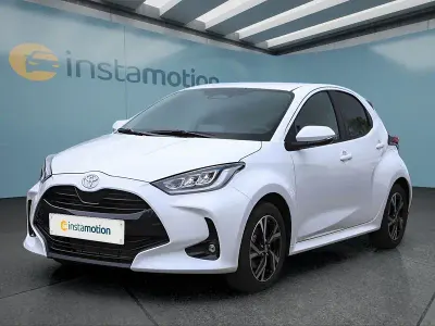 Neu Toyota Yaris 116 PS (85 kW) 2025 Weiß Kleinwagen