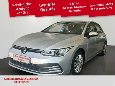 Gebraucht VW Golf VIII Life 131 PS (96 kW) 2023 Silber Limousine