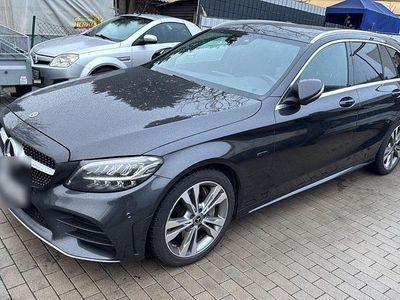 Grau Gebraucht 2021 Mercedes C300e Kombi | 18.500 €