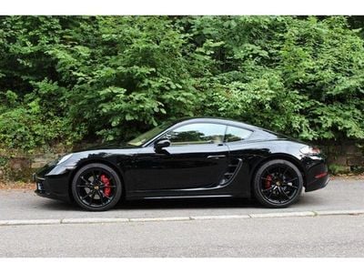 Tiefschwarz Gebraucht 2017 Porsche Cayman S Coupé | 62.650 €