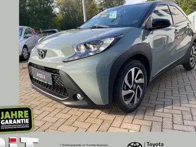 Ny Toyota Aygo X 72 HK (52 kW) 2025 Blå SUV
