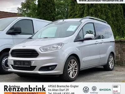 Gebraucht Ford Tourneo Courier Titanium 101 PS (74 kW) 2017 Silber Van / Kleinbus