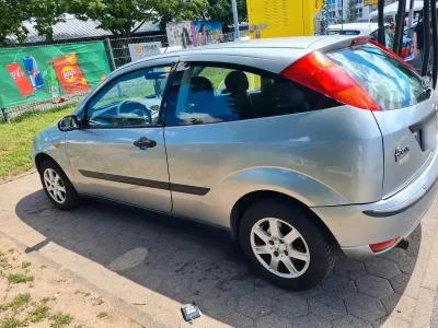 Gebraucht Ford Focus Zetec 101 PS (74 kW) 2003 Silber Kleinwagen