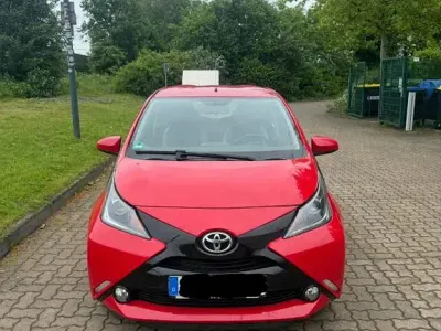 Gebraucht Toyota Aygo Edition-S 69 PS (50 kW) 2017 Rot Kleinwagen