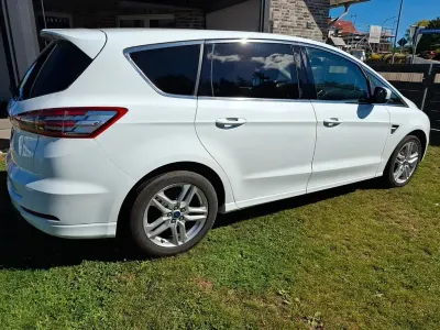 Gebraucht Ford S-MAX Titanium 150 PS (110 kW) 2018 Weiß Van / Kleinbus