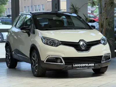 Gebraucht Renault Captur Luxe 90 PS (66 kW) 2015 Elfenbein d16 + schwarz gne SUV