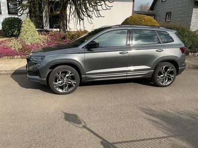 Gebraucht Skoda Karoq SportLine 190 PS (139 kW) 2025 Grau SUV