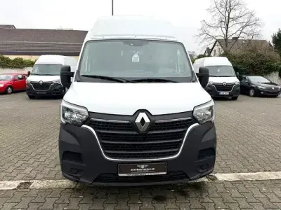 Używany Renault Master 150 KM (110 kW) 2022 Biały Minivan
