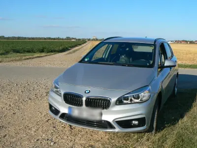 Gebraucht BMW 218 Active Tourer Sport Line 150 PS (110 kW) 2014 Silber Van / Kleinbus