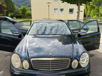 Gebraucht Mercedes E220 2005 Schwarz Limousine