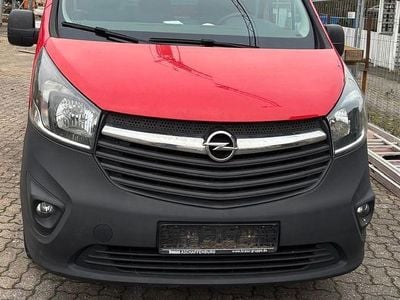 Rot Gebraucht 2016 Opel Vivaro Van / Kleinbus | 6.000 €