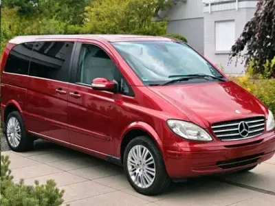 Gebraucht Mercedes Viano 150 PS (110 kW) 2007 Rot Van / Kleinbus