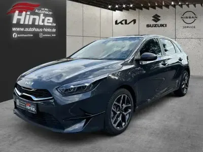 Neu Kia Ceed Platinum 140 PS (102 kW) 2026 H8g) dark penta metal m (schwarz Kleinwagen