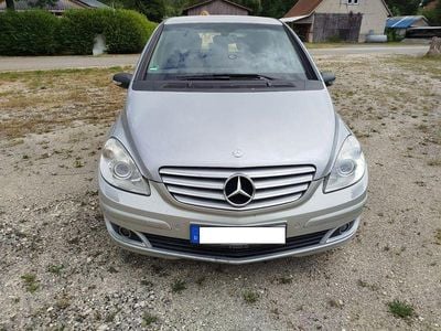 Mercedes B200