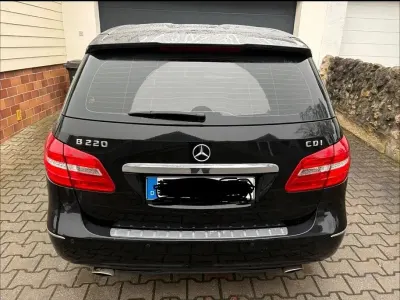 Usata Mercedes B220 170 CV (125 kW) 2011 Nero Monovolume
