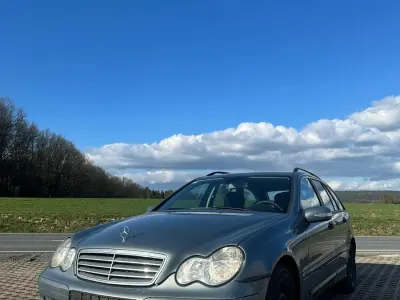 Używany Mercedes C220 150 KM (110 kW) 2005 Szary Kombi
