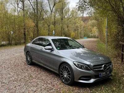 Używany Mercedes C250 Avantgarde 211 KM (155 kW) 2015 Srebrny Sedan/Limuzyna