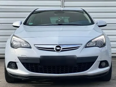 Gebraucht Opel Astra GTC Innovation 165 PS (121 kW) 2011 Grau Coupé