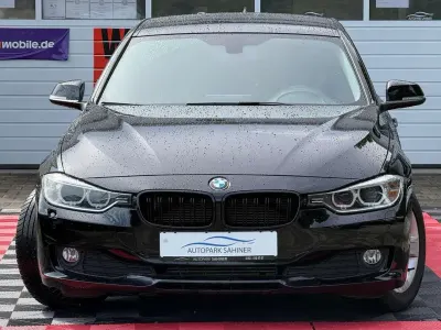 Gebraucht BMW 318 Sport Line 143 PS (105 kW) 2013 Schwarz Kombi