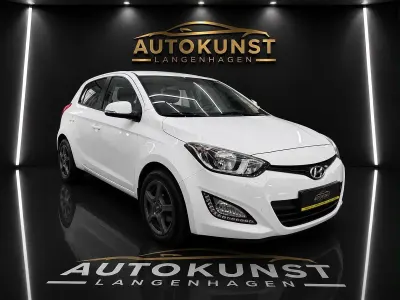Gebraucht Hyundai i20 Style 101 PS (74 kW) 2014 Weiß Kleinwagen