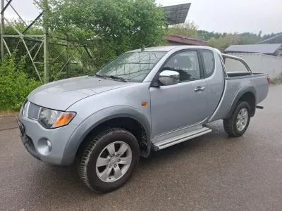 Begagnad Mitsubishi L200 Intense 136 HK (100 kW) 2006 Silver Pickup