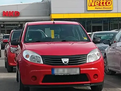 Usata Dacia Sandero 74 CV (54 kW) 2009 Rosso Utilitaria