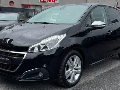 Gebraucht Peugeot 208 Signature Sky 82 PS (60 kW) 2019 Schwarz Kleinwagen