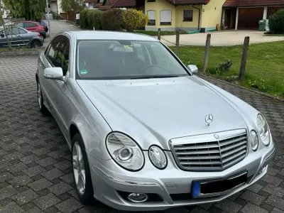 Gebraucht Mercedes E220 170 PS (125 kW) 2006 Silber Limousine