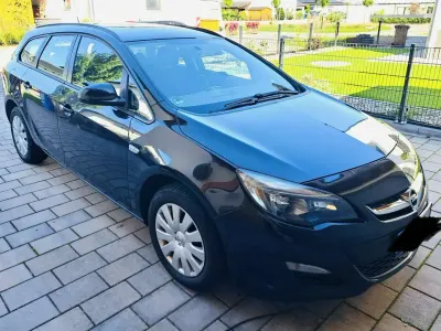 Gebraucht Opel Astra Selection 116 PS (85 kW) 2016 Limousine