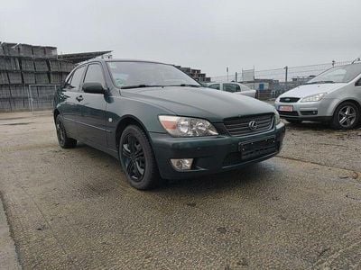 Lexus IS200