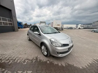 Gebraucht Renault Clio II Dynamique 111 PS (81 kW) 2008 Silber Limousine