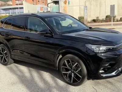 Gebraucht VW Tiguan R-line Plus 193 PS (141 kW) 2024 SUV
