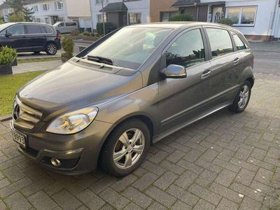 gebraucht Mercedes B200 CDI Mountaingrau Mettallic sehr guter Zustand