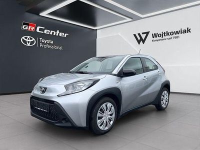 Gebraucht Toyota Aygo X X-play 72 PS (52 kW) 2022 Shimmering silver metallic SUV