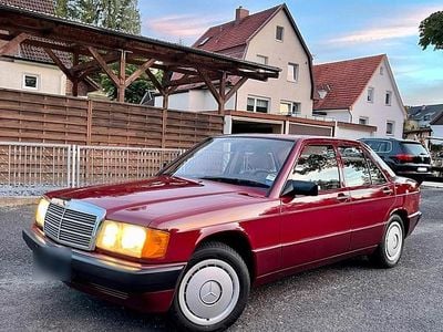 Gebraucht Mercedes 190 72 PS (52 kW) 1989 Rot Limousine