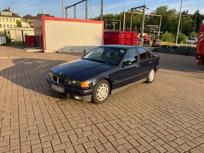 Gebraucht BMW 316 Basis 102 PS (75 kW) 1996 Blau Limousine